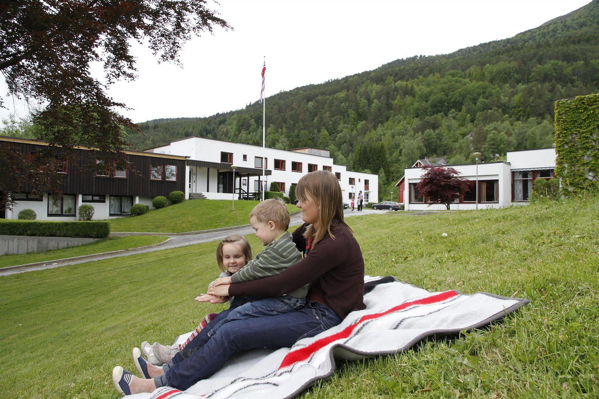 Forde Sommarhotell Екстериор снимка